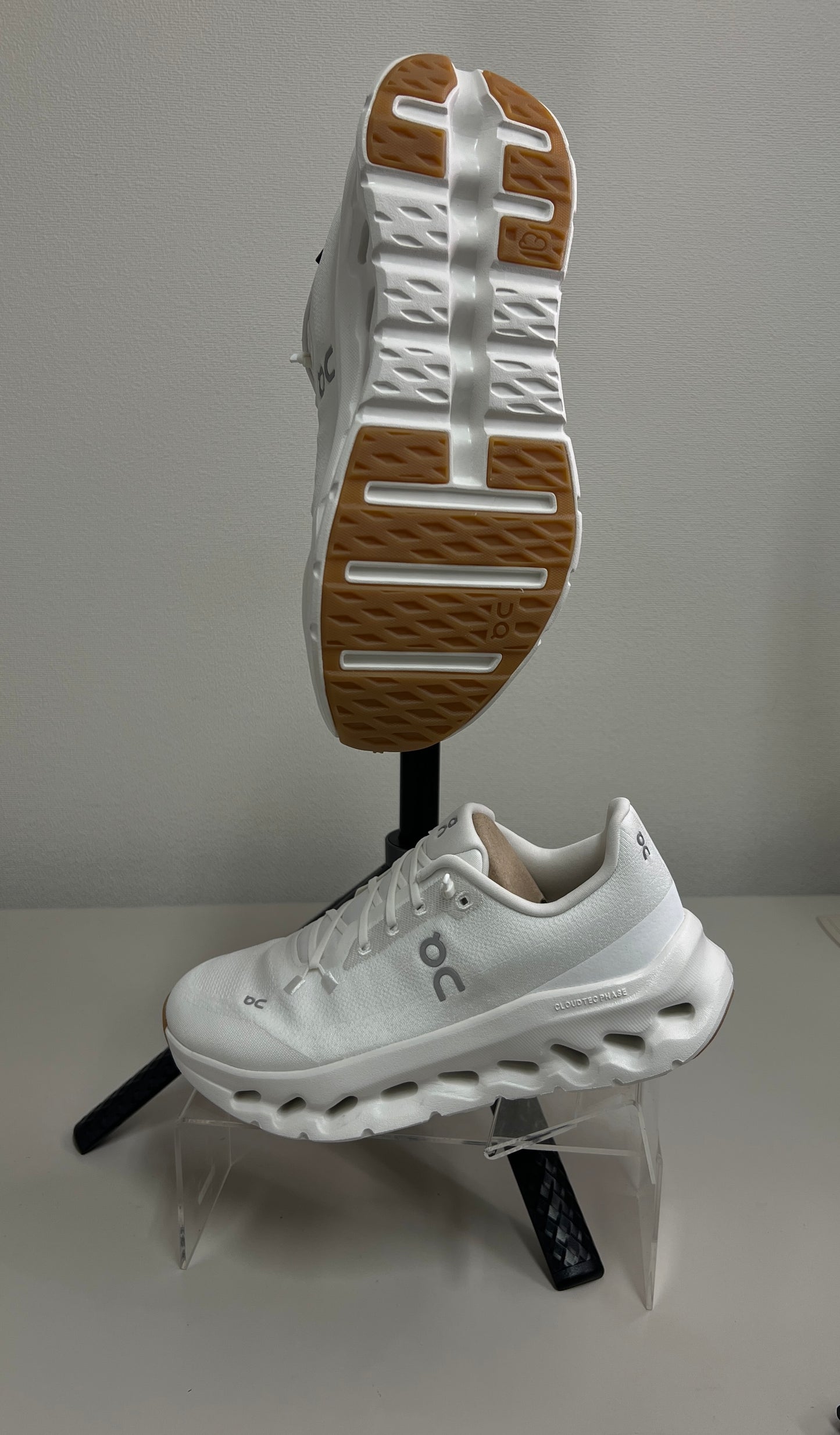 Cloudtilt
White | Ivory