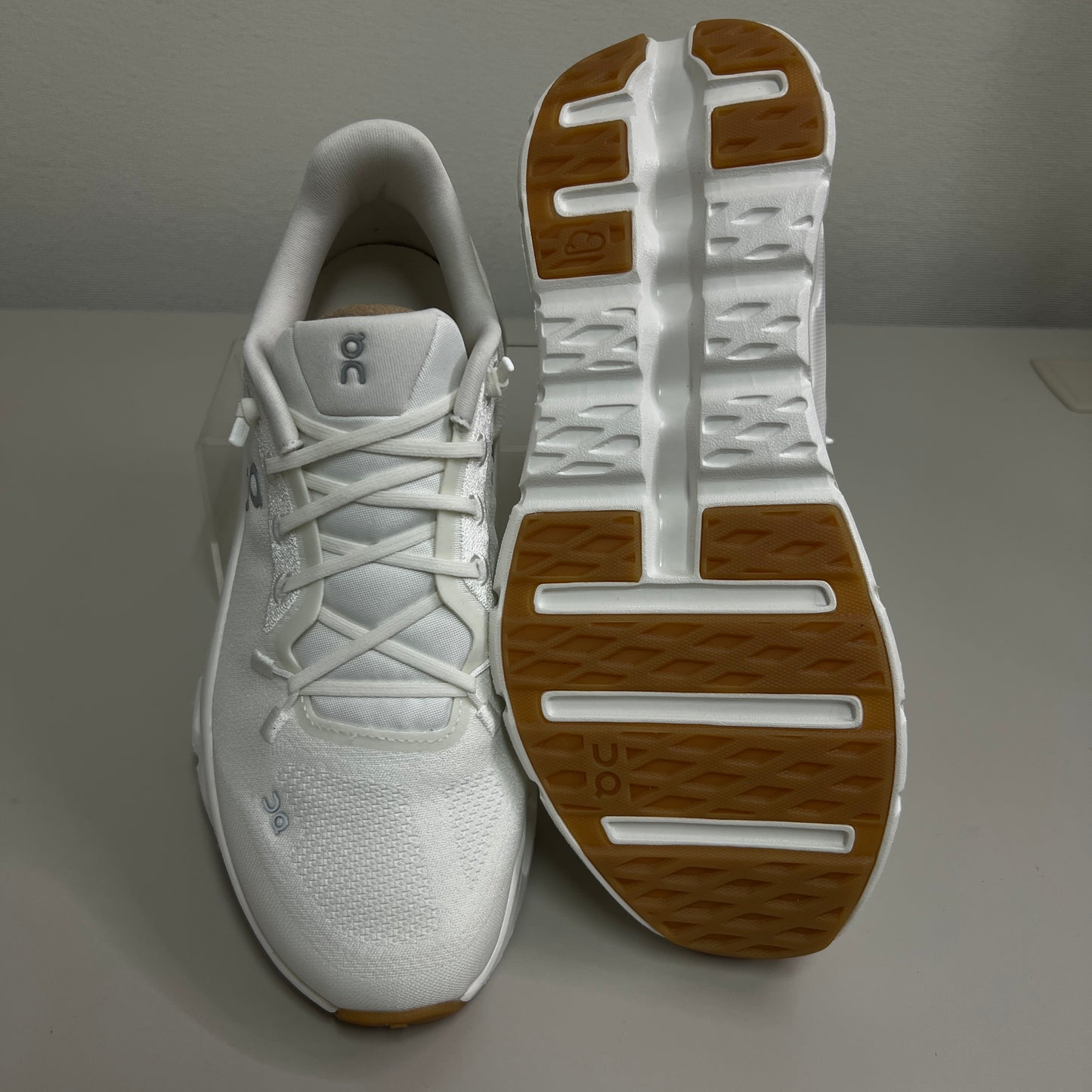 Cloudtilt
White | Ivory